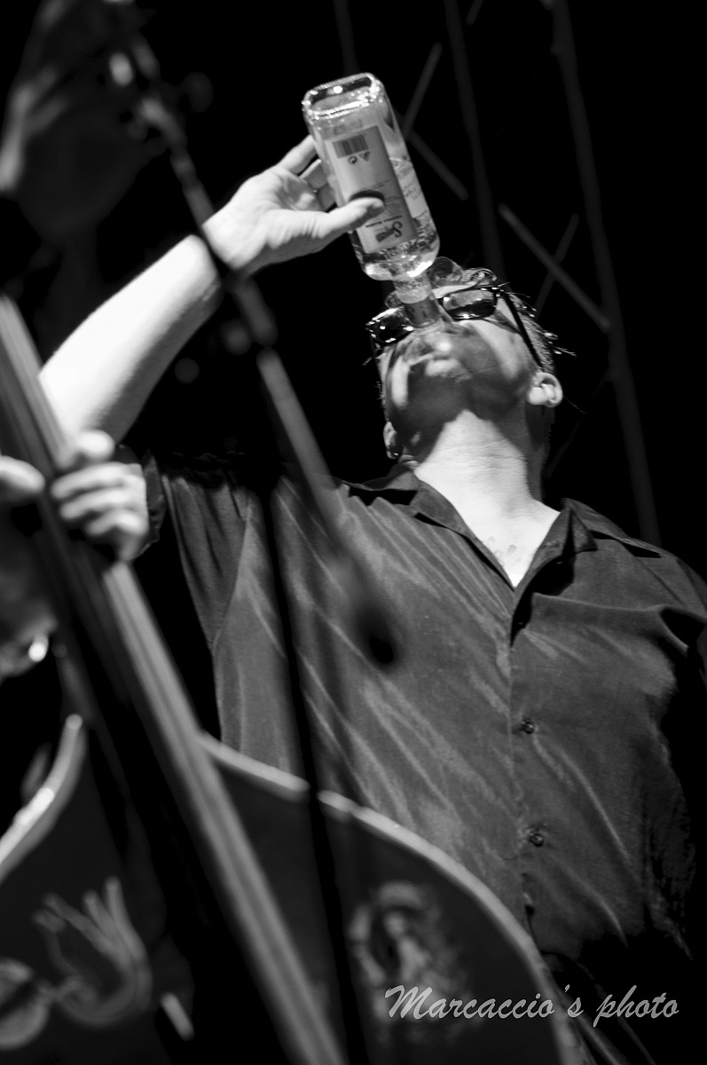 Un attimo che faccio il pieno!!!