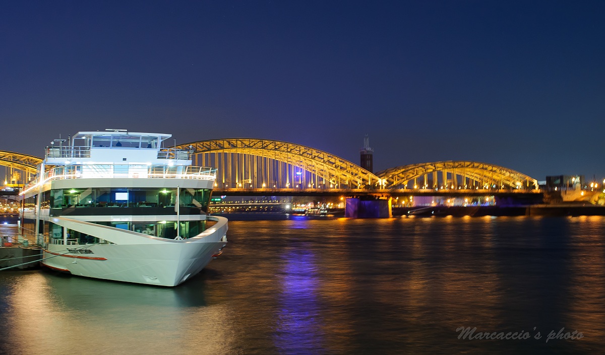 Oh what a beautiful boat ....