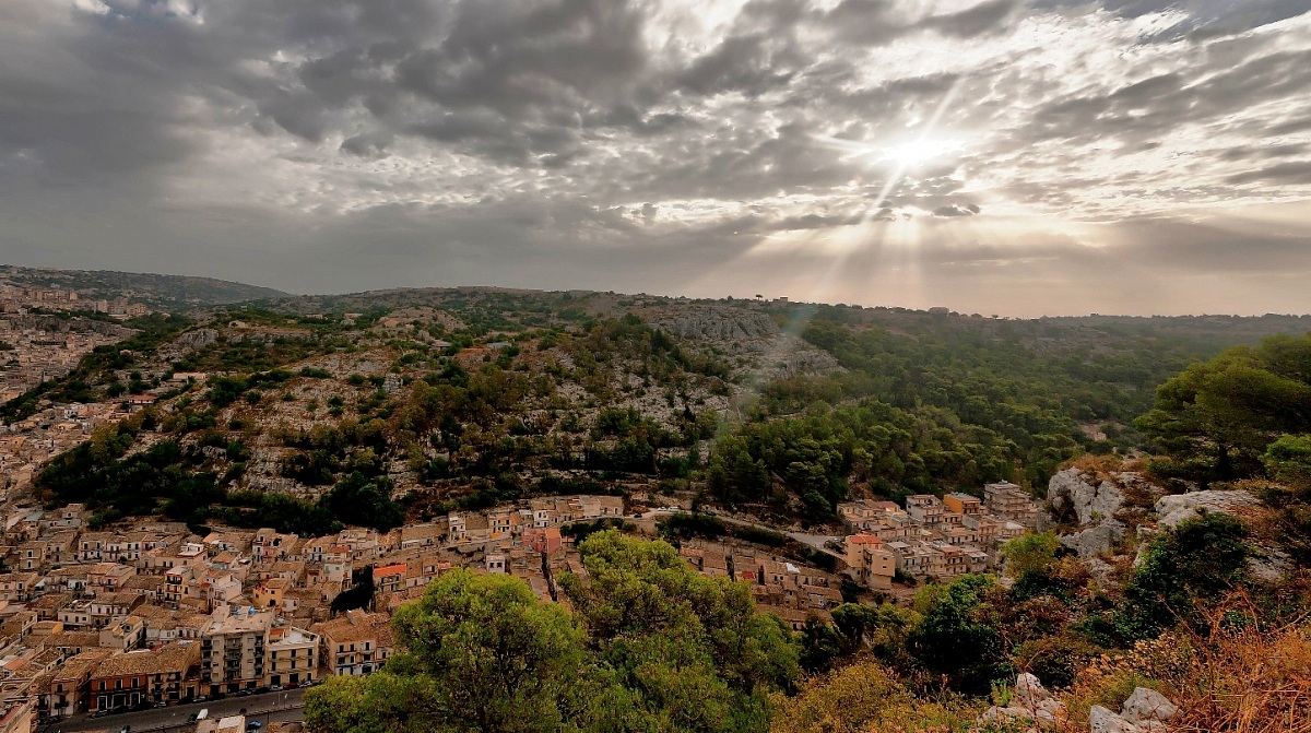 Il sole bacia Modica..