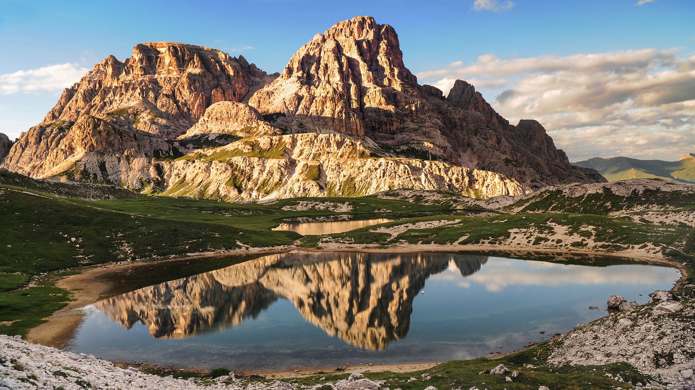 Reflection on the lakes of Locatelli