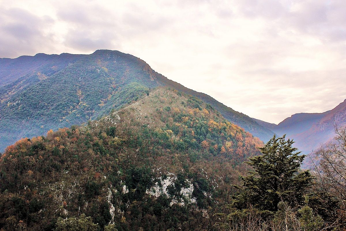 Tracciolino. Road through the Gorges of the Melfa