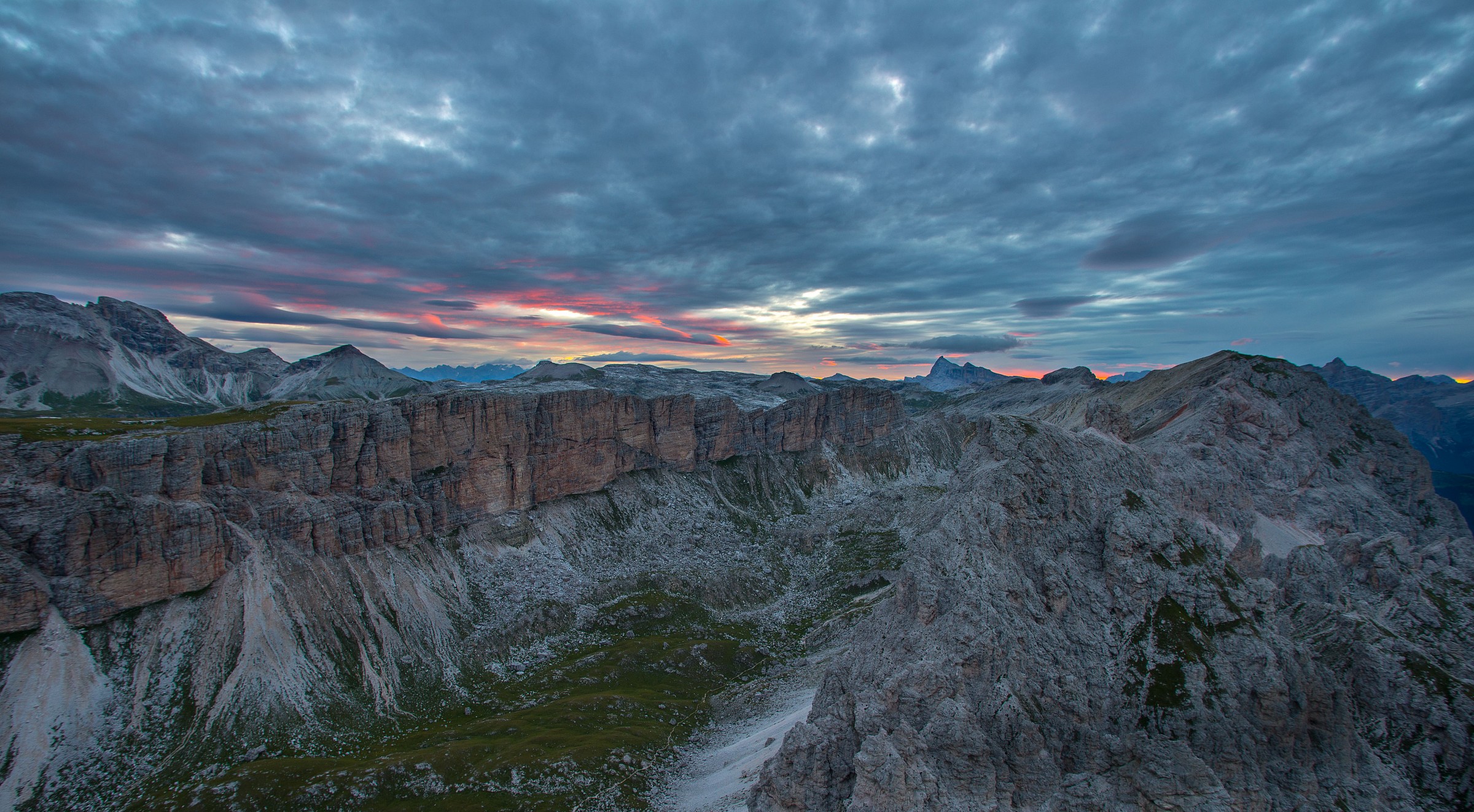 Sunrise by the Grand Cir (2.597m)