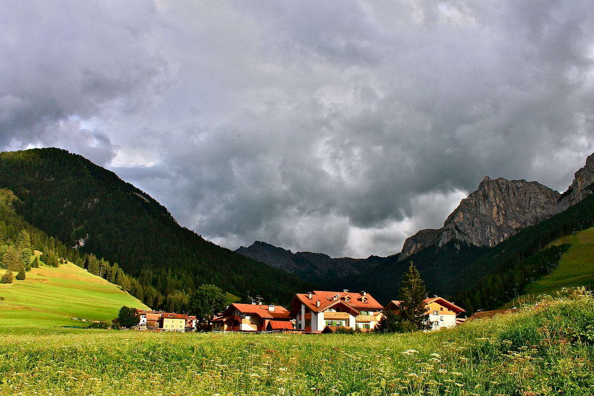 Waiting for the storm, Pera di Fassa