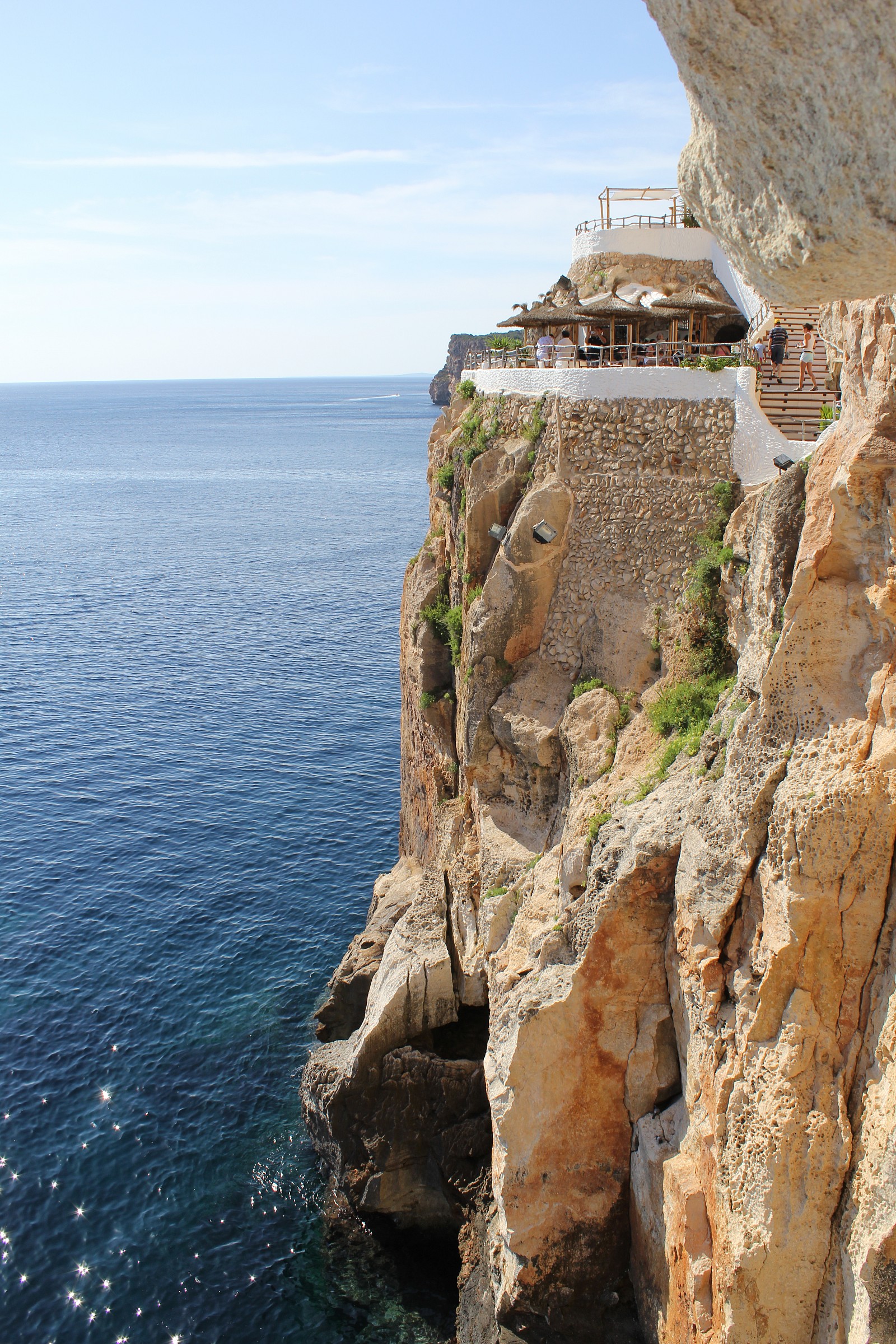 la cova d'en xoroi...