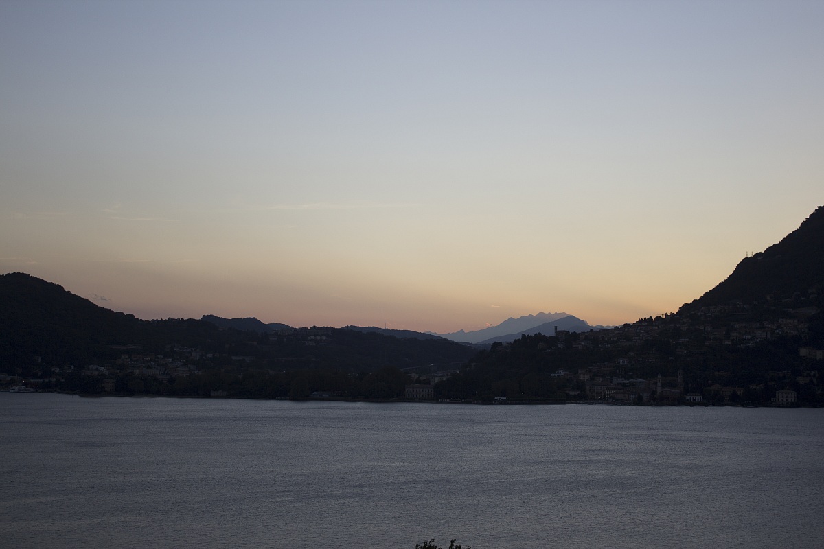 Lago al tramonto