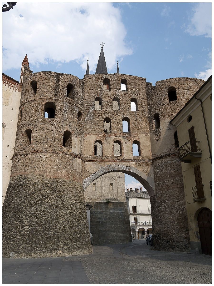 Susa- Portale Romano 2