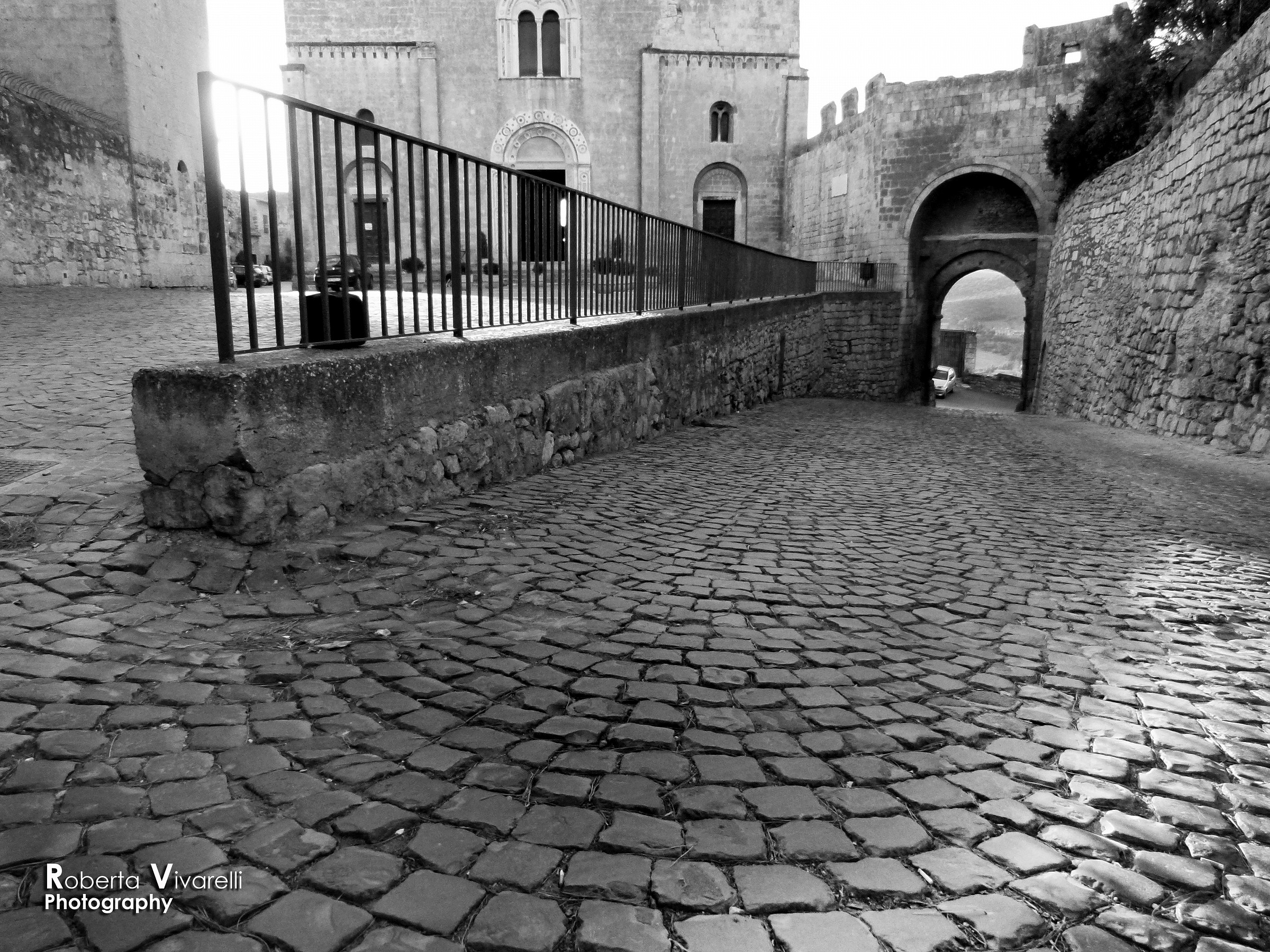 Giochi di luce sui san pietrini.