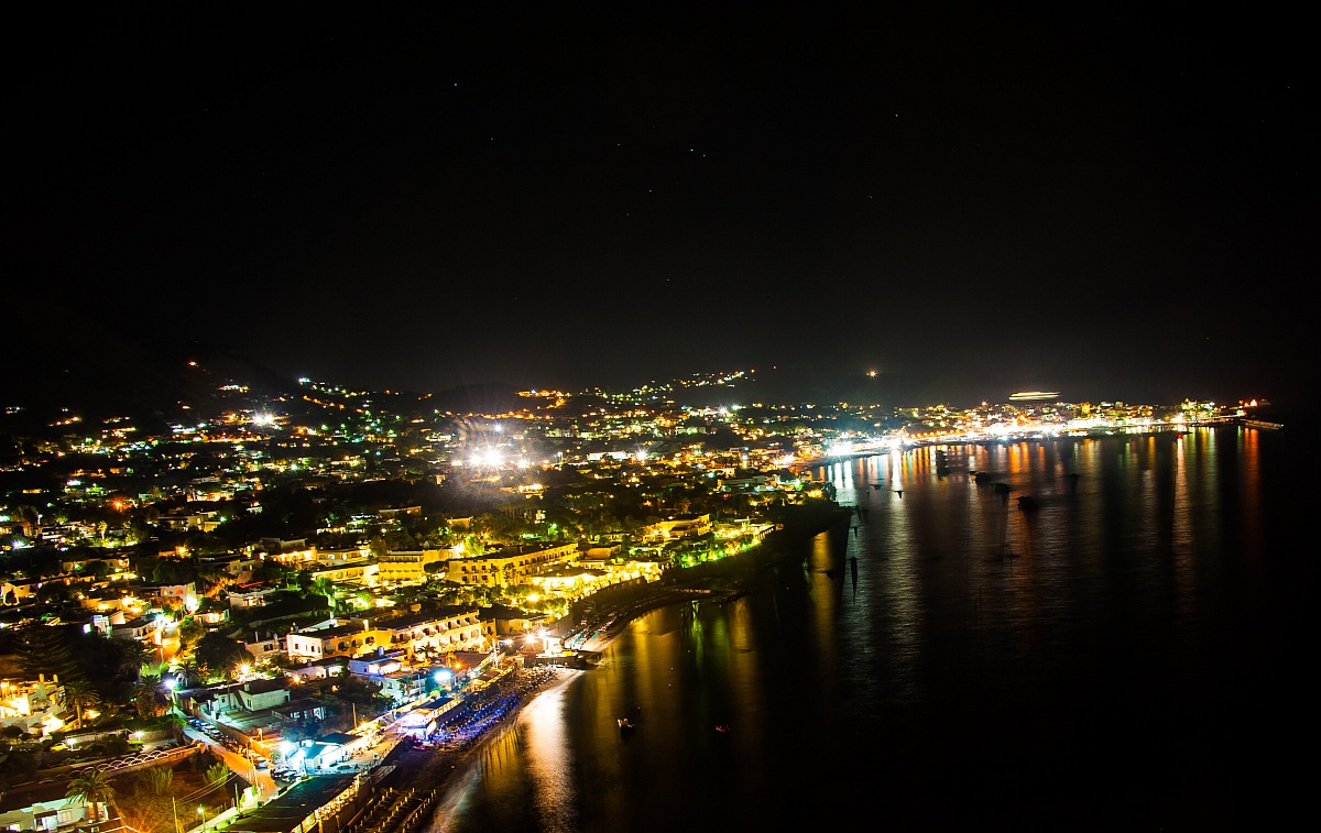 Ischia view of the bay of San Francisco and Forio