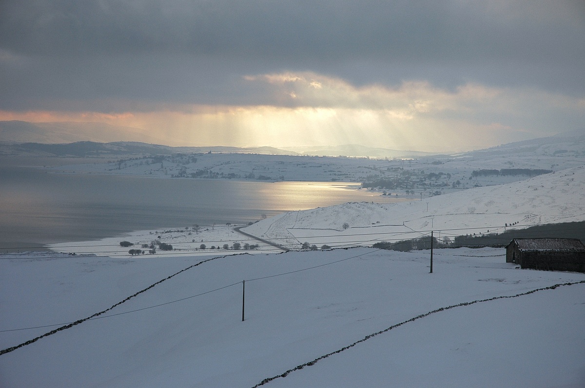 Lake Embalse del Ebro, Spain
