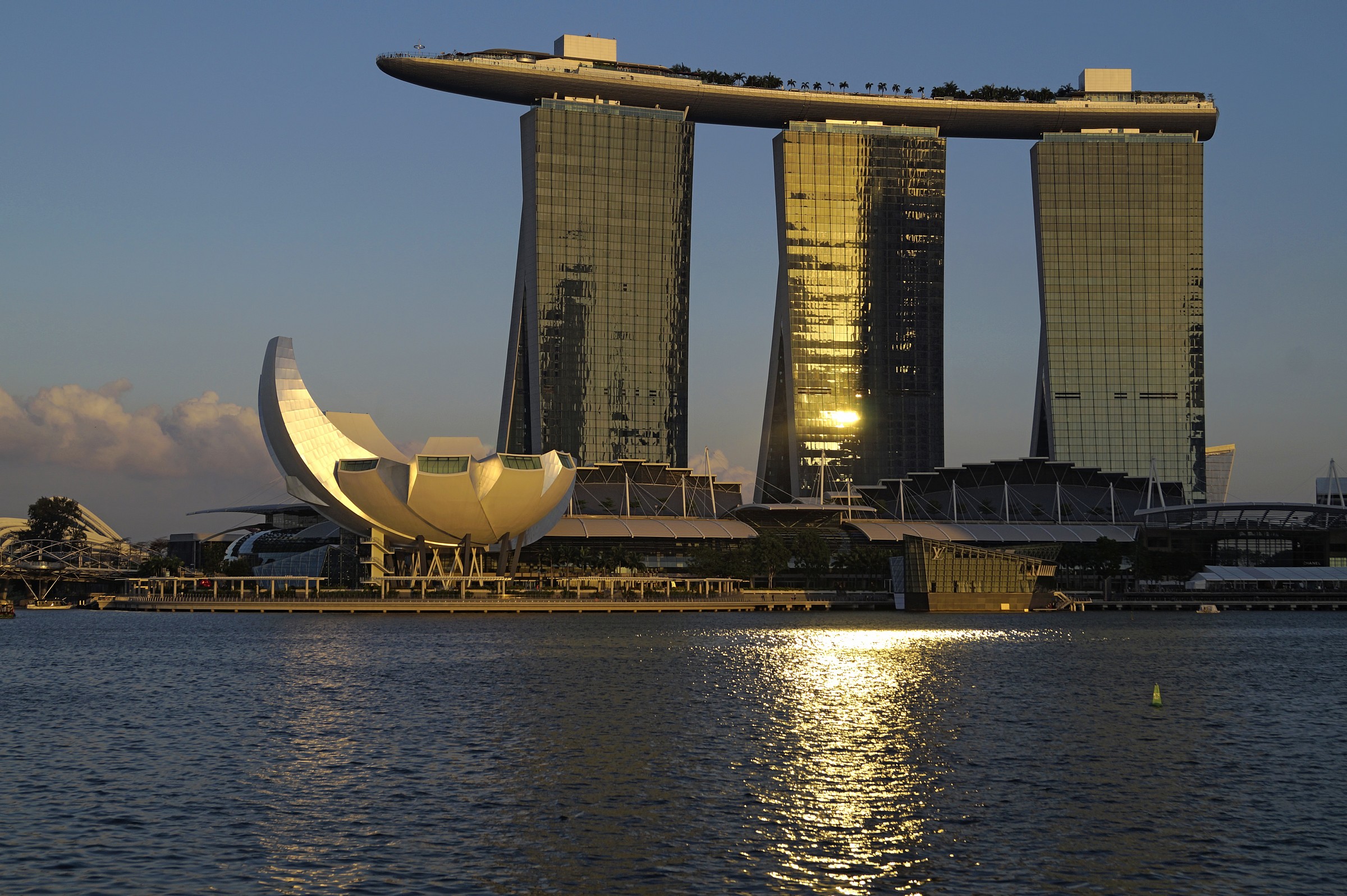 Marina Bay al tramonto