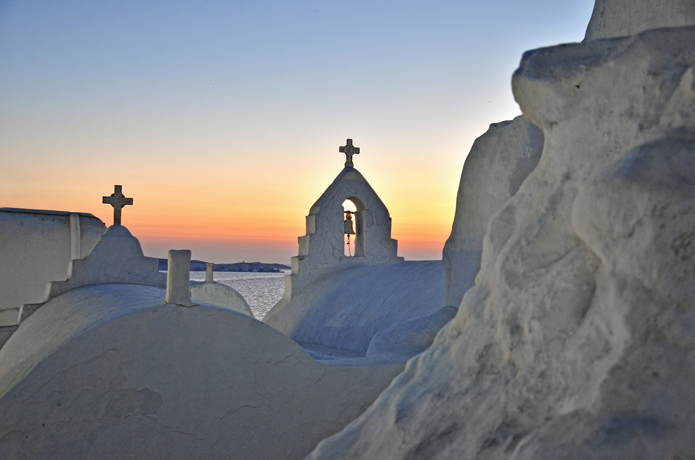 Tra le cupole di Paraportiani