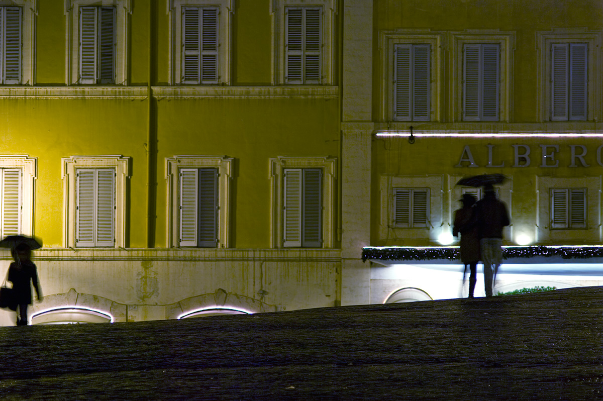 Romanticismo sotto la pioggia(P.zza Montecitorio -Roma)