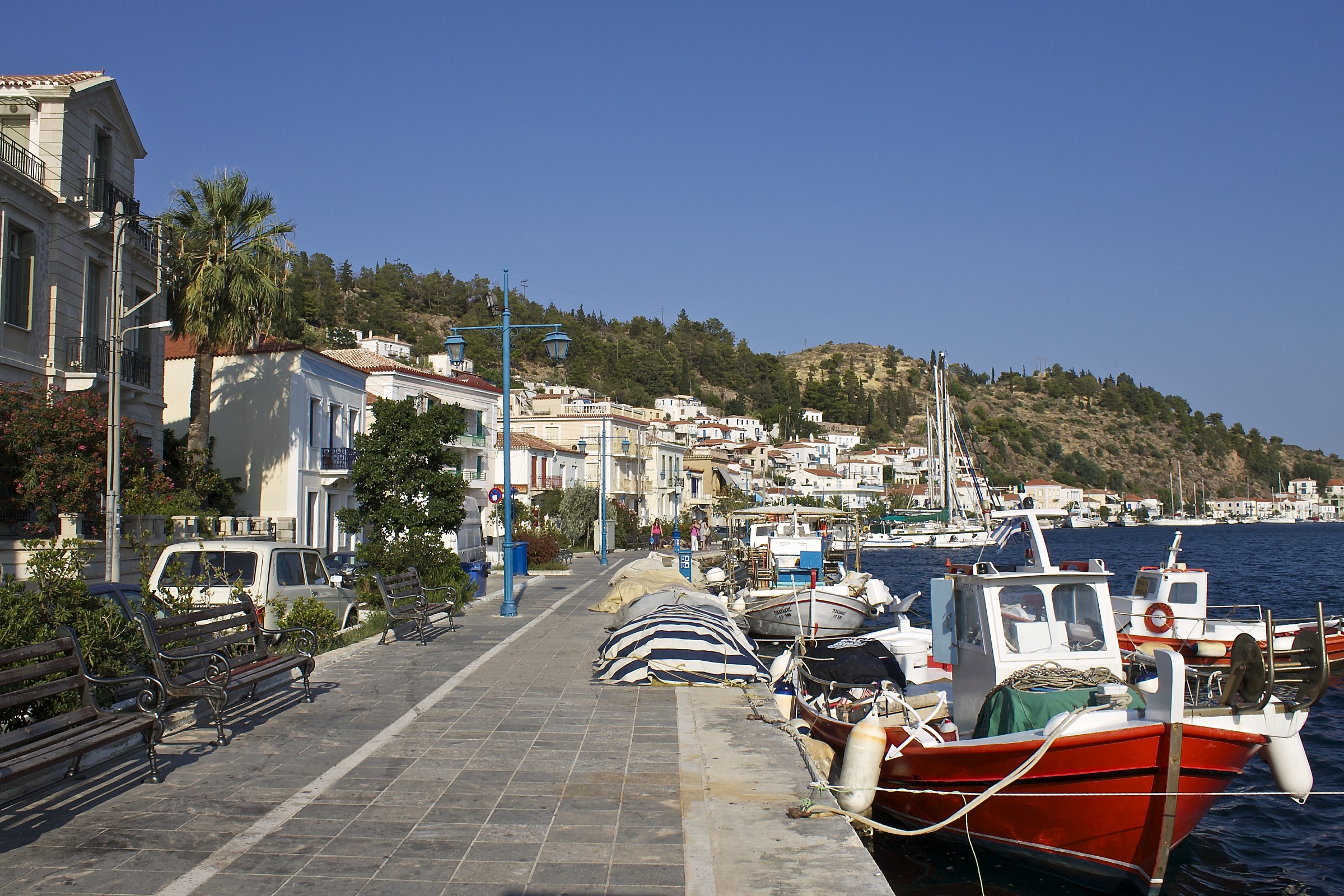 Barca di pescatore in banchina