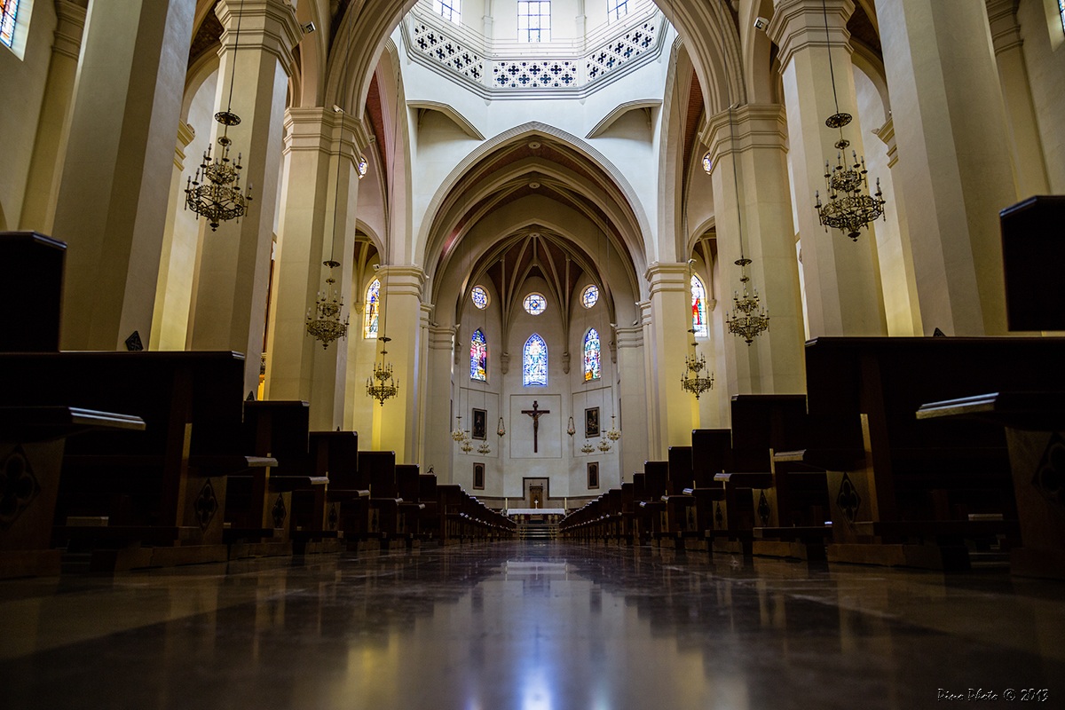Castillon - Interno basilica de Santa Maria del Lledò