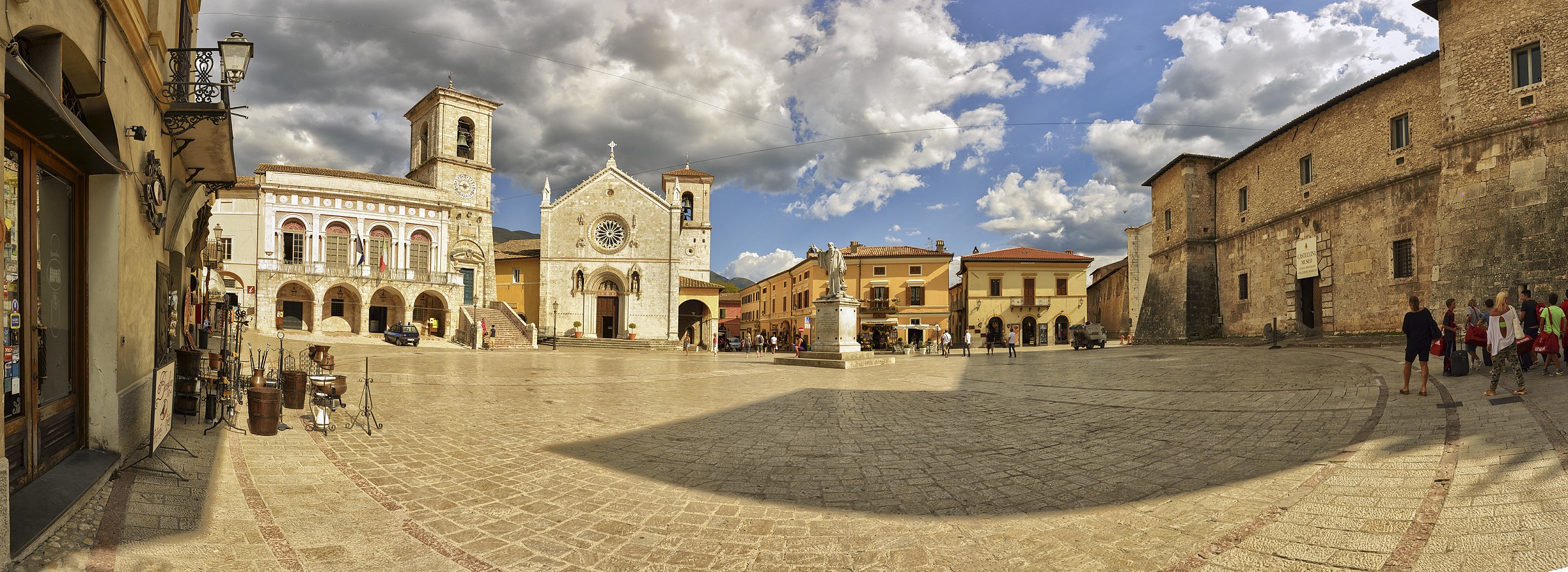 Norcia - Piazza San Benedetto