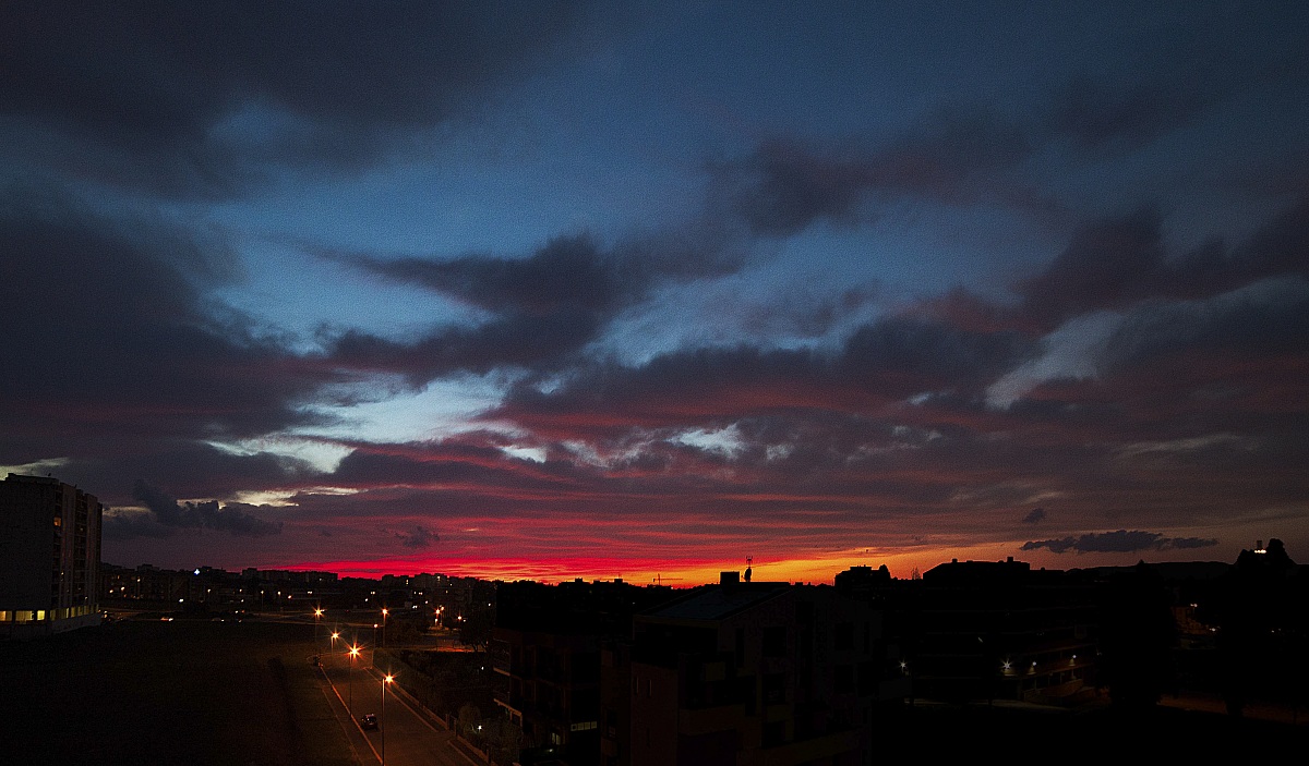 Tramonto dalla finestra di casa
