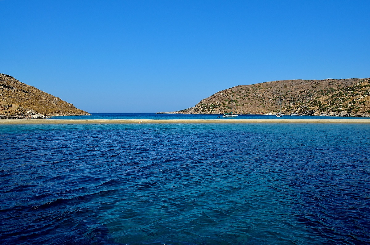 Rada di Fikiadha (isola di Kythnos)