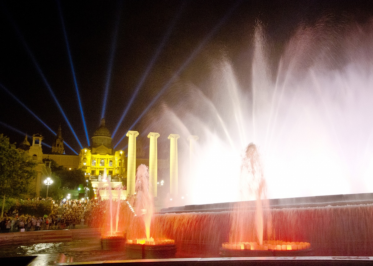 The Magic Fountain, hides ...