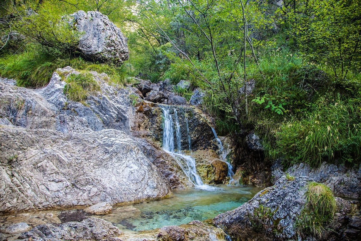 to the shelter "hut Monza"