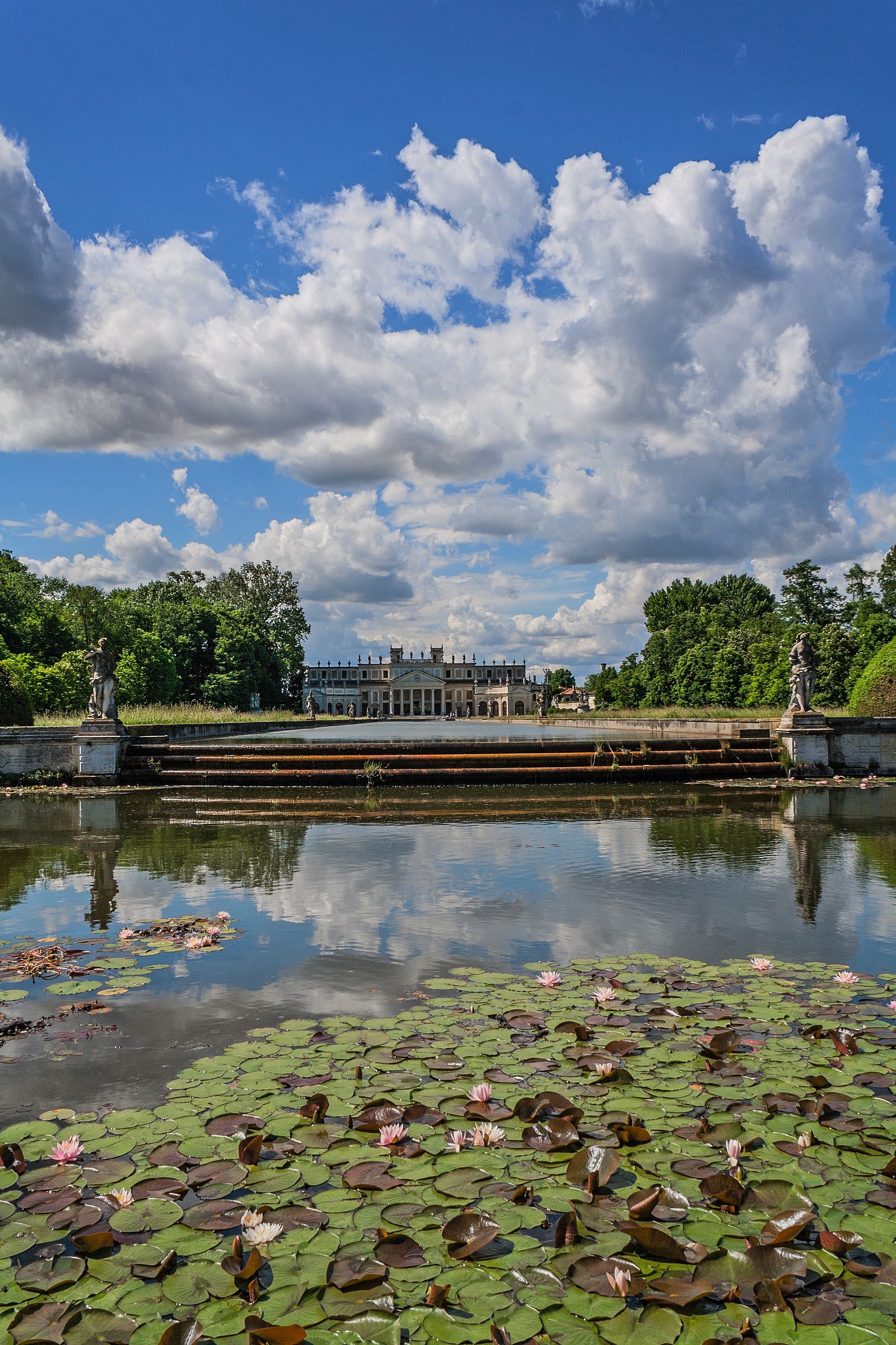 One Sunday at Villa Pisani
