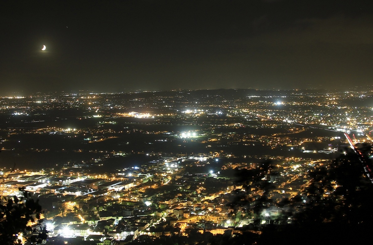 Valdinievole di notte