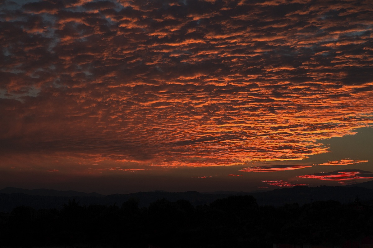 Tramonto di una normale giornata dal balcone di casa
