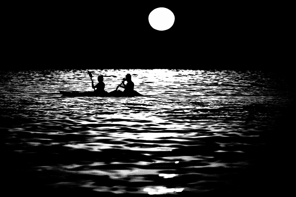 Remare sotto la luna