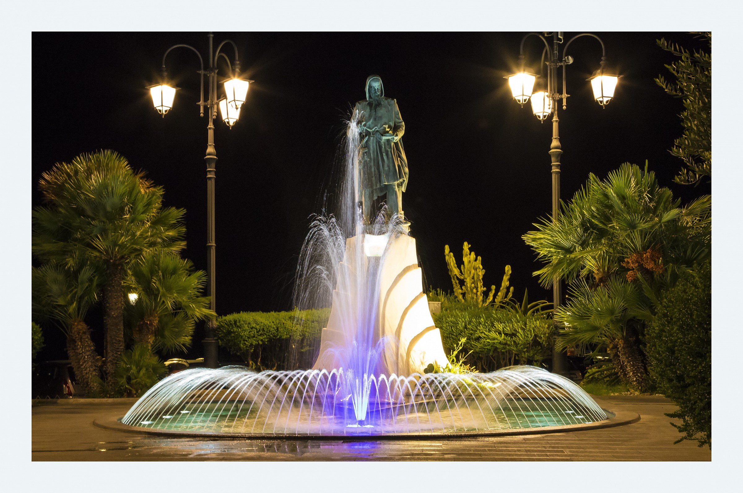 Amalfi monument to Flavio Gioia