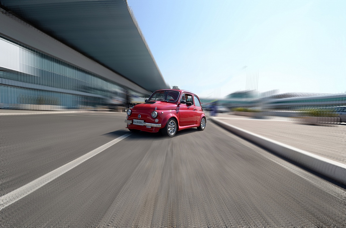 Effetto speciale( mitica 500 rosso Ferrari)