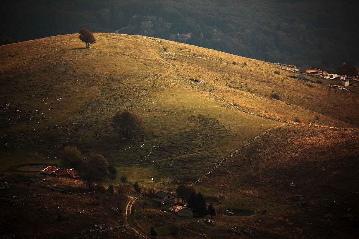 Dall'alto della via