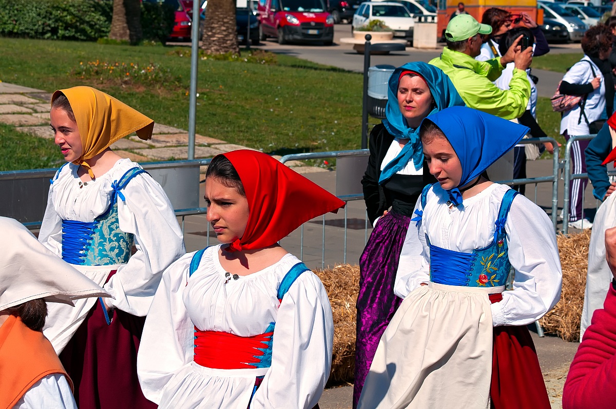Costumi sardi