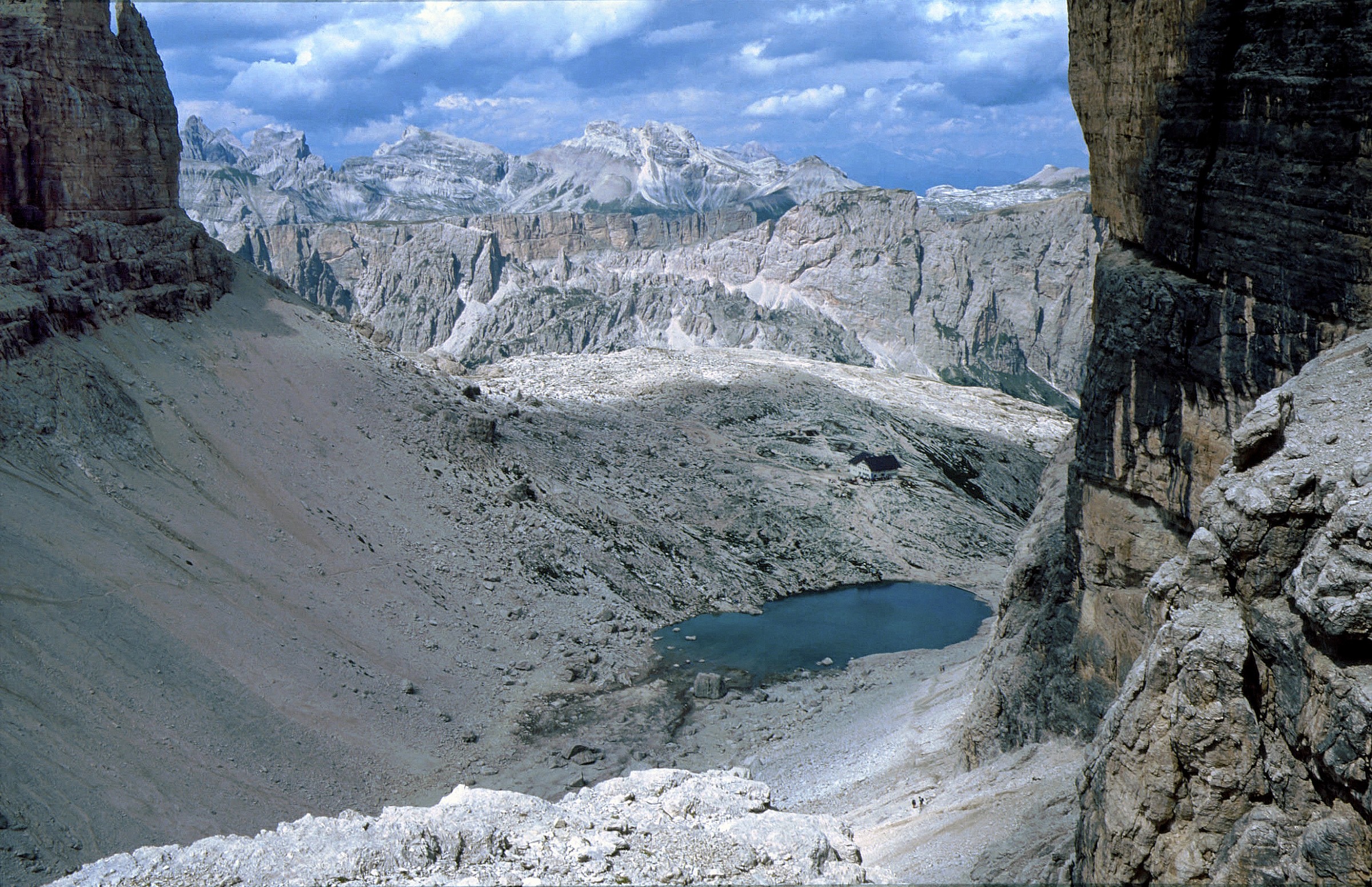 Rifugio Cavazza (2585 m.) e Lago Pisciadù - 1992