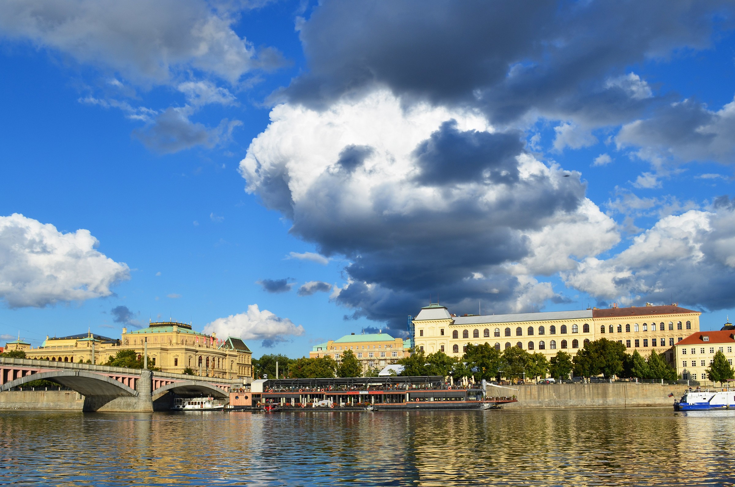 Nuvole sulla Moldava