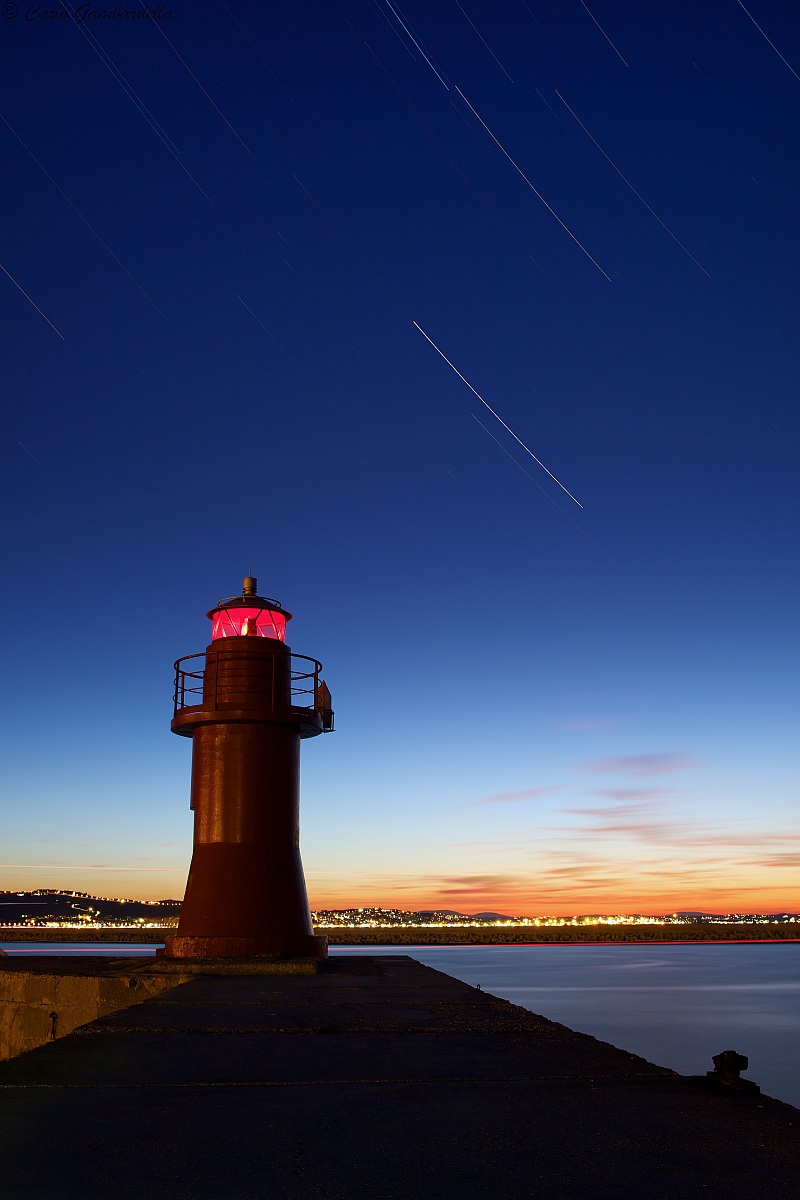 Startrail Faro segnalazione