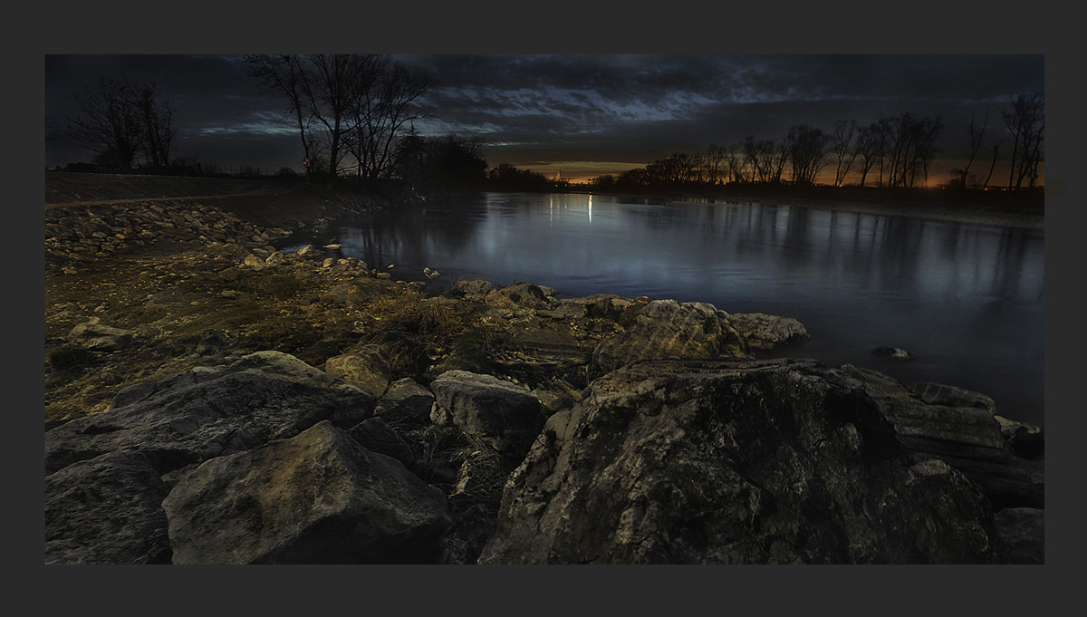 Nocturnal atmospheres