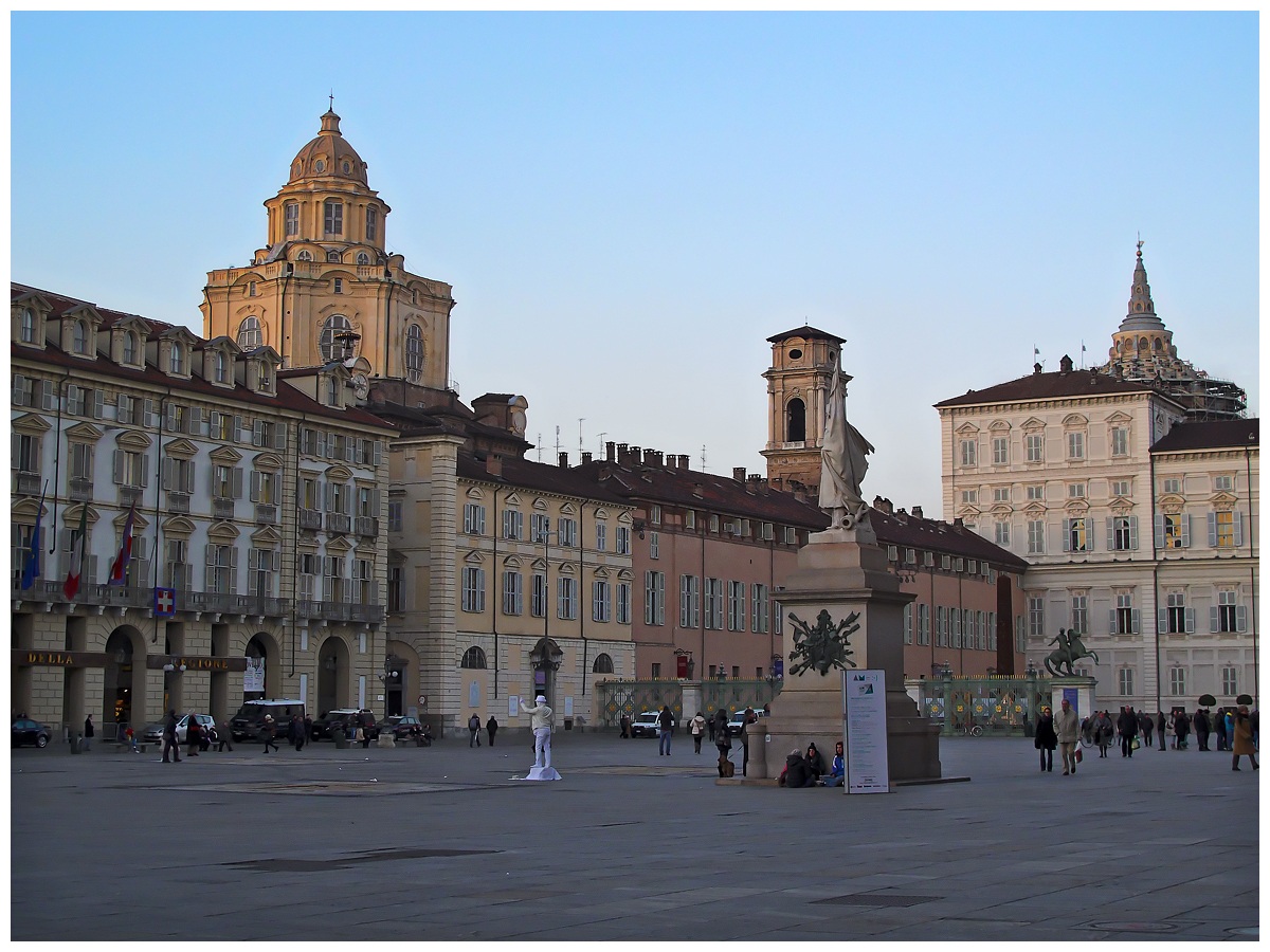 P.zza Castello-S.Lorenzo-Pal.Reale-Cupola Duomo-Torino