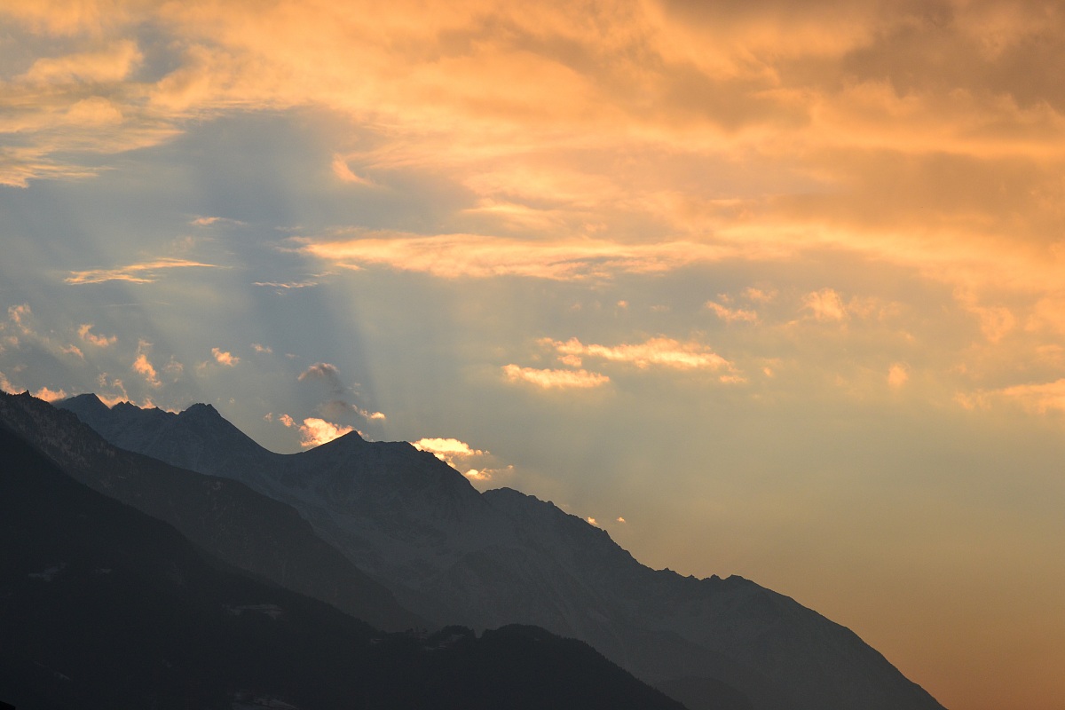 Lights through the mountains