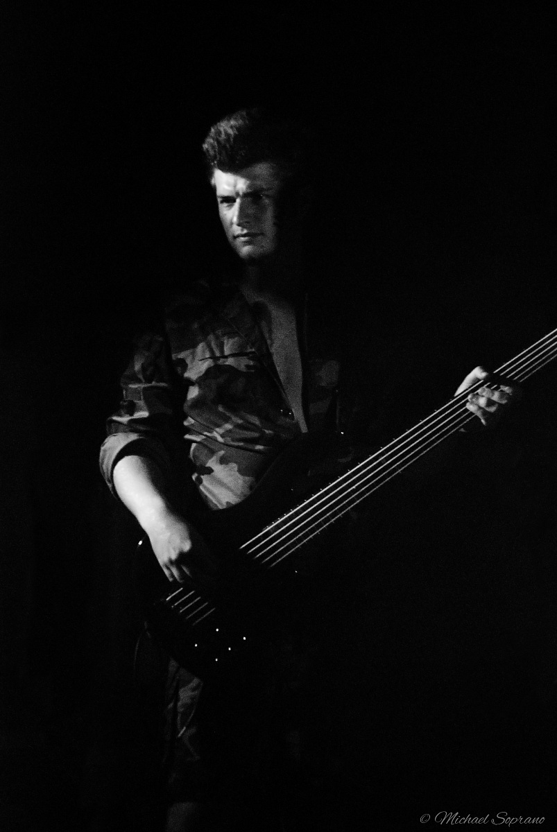 Bassista dall'oscurità