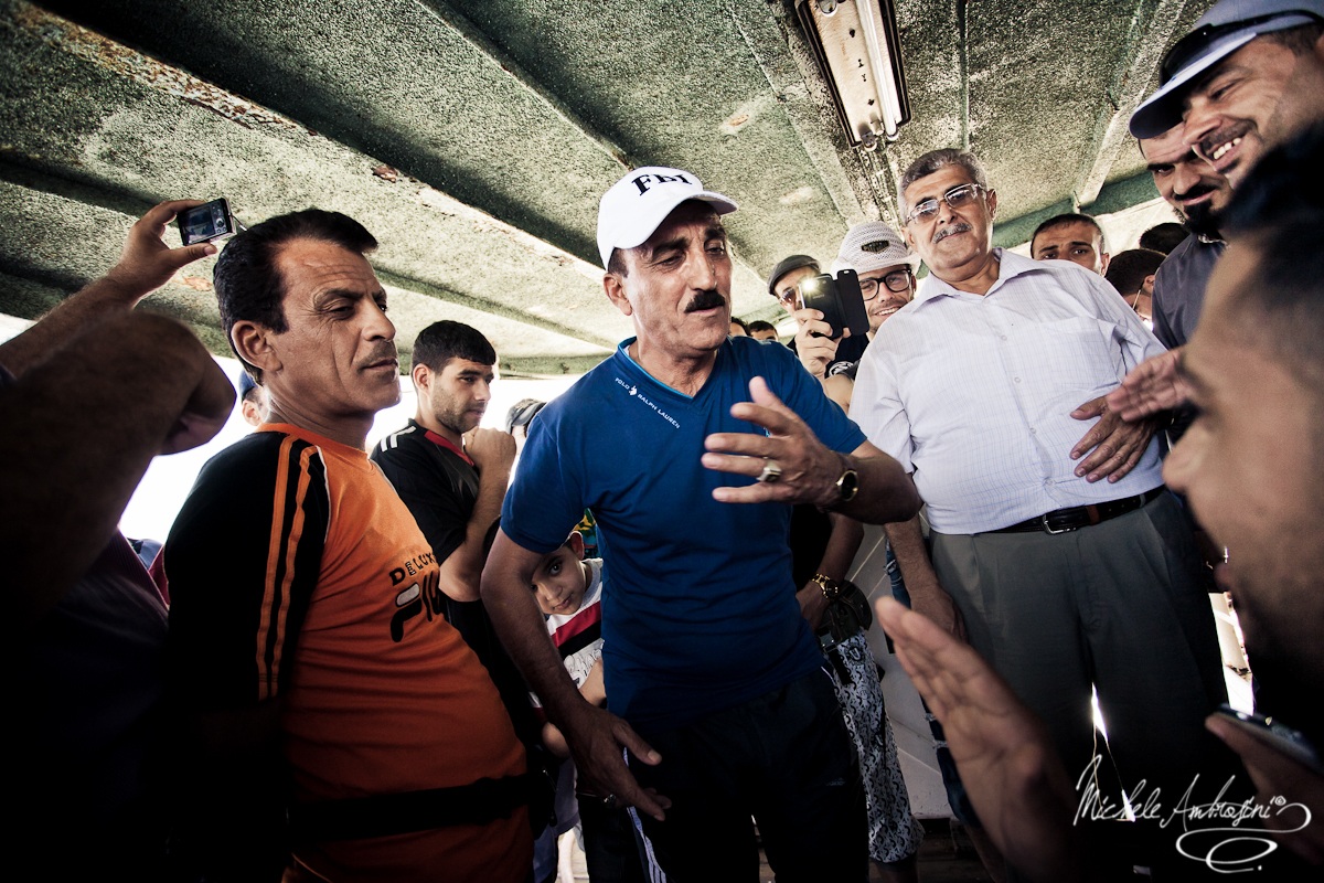 Gruppo di iracheni e siriani uniti dalla preghiera