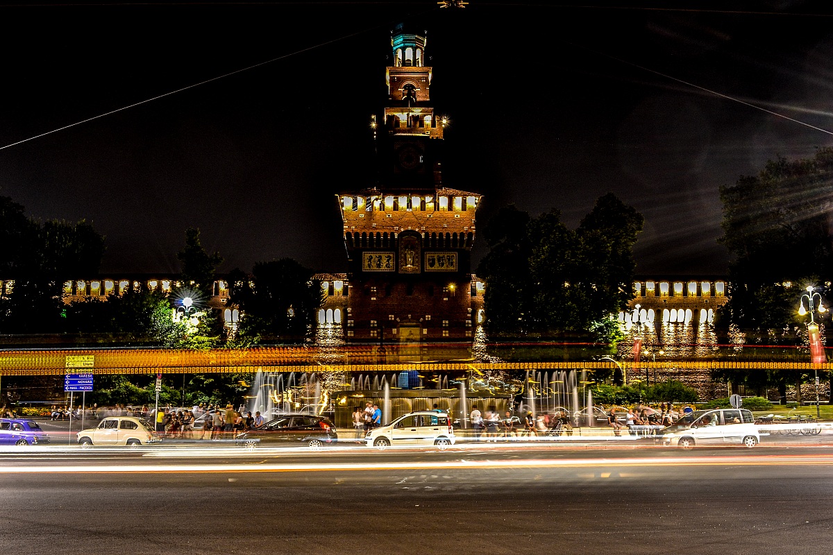 Traffico in Piazza Castello