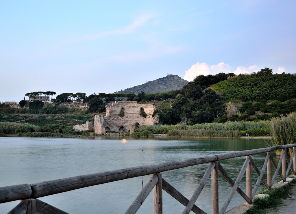 Lago d'Averno - Pozzuoli (Napoli)