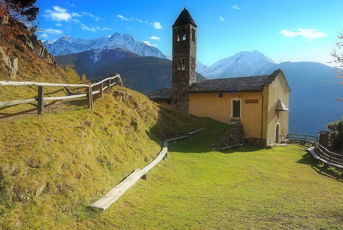 Verso una piccola abbazia