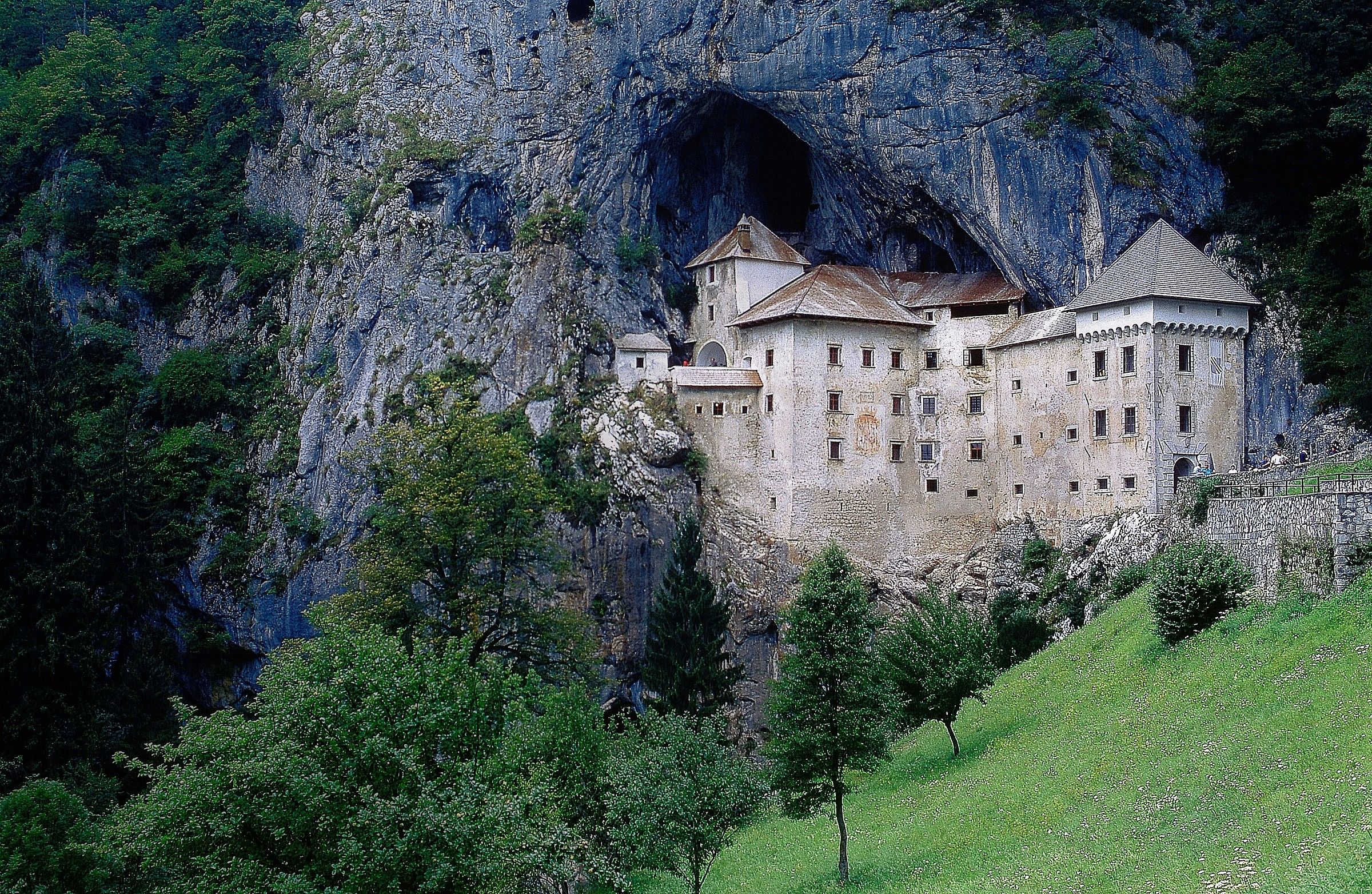 Castello di Predjama