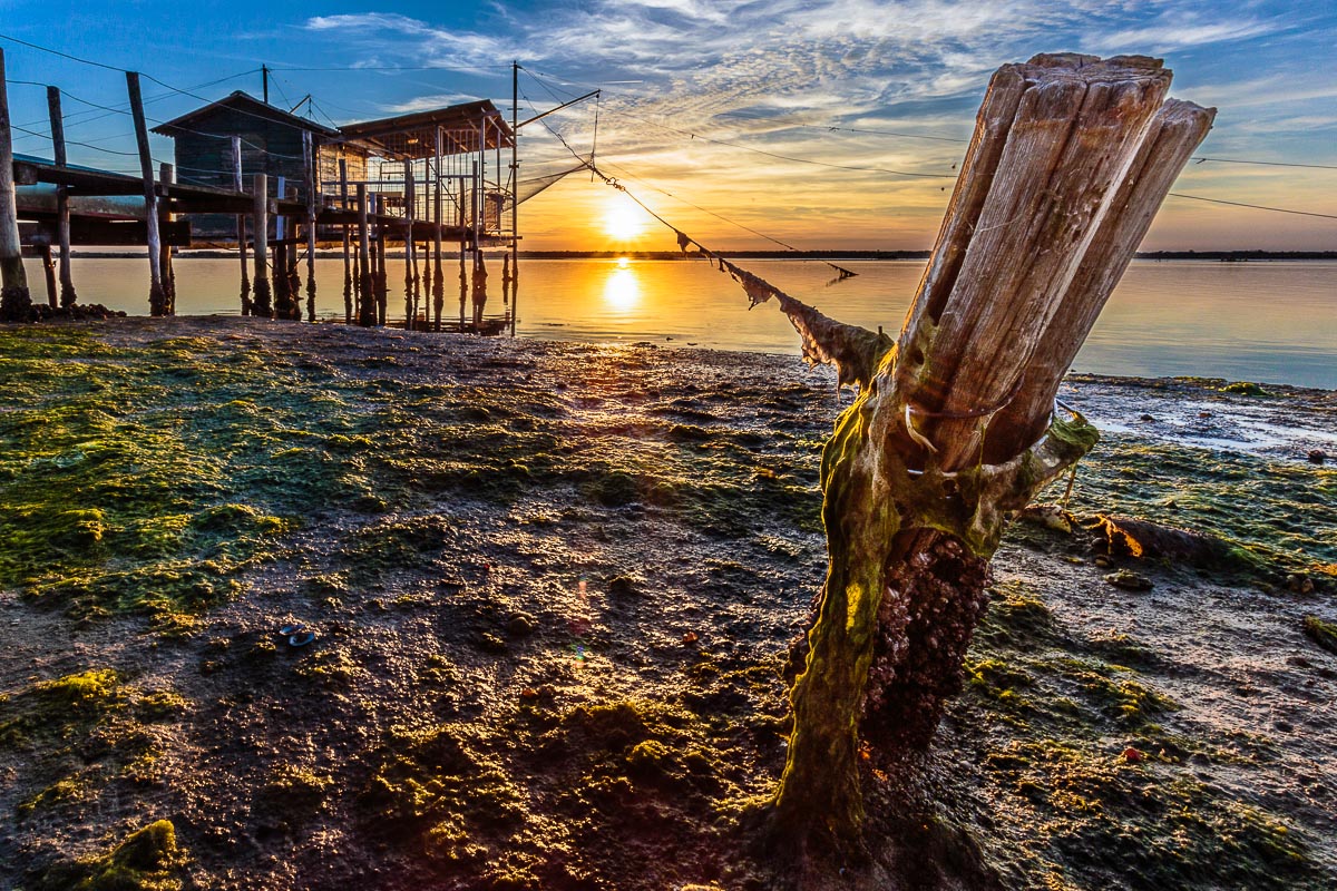 Capanno da pesca al tramonto