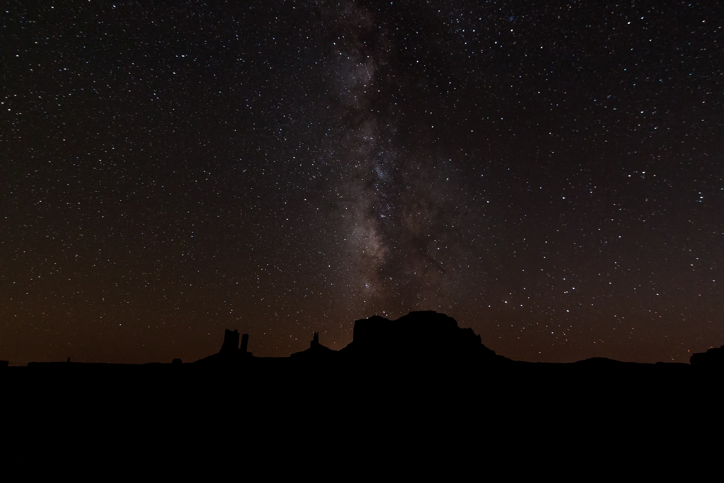 @ miky way monument valley