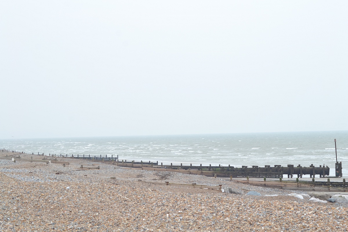 Inghilterra UK - Worthing - Spiaggia di ciottoli