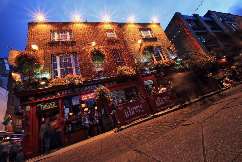The Temple BAr
