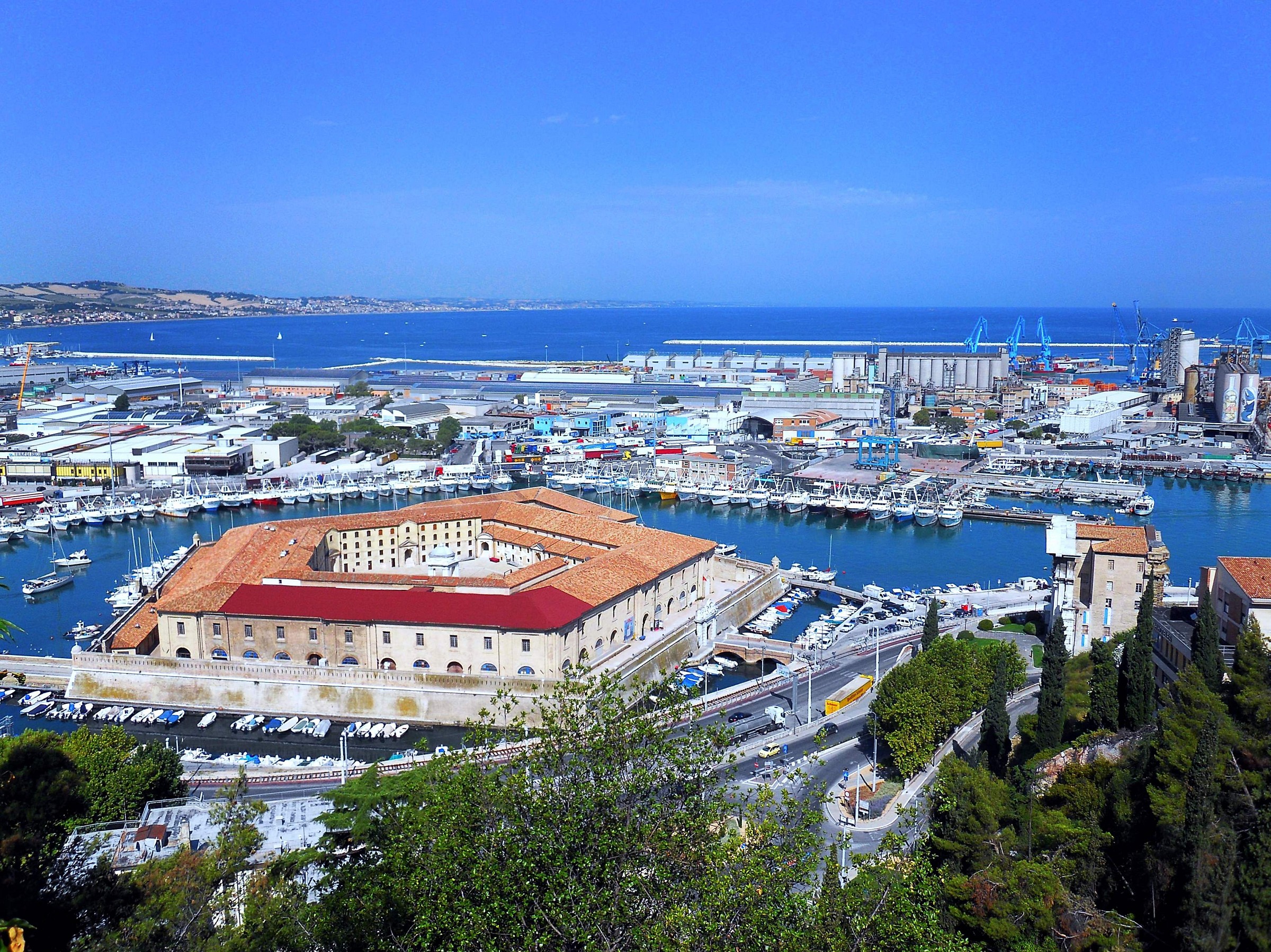 Panorama with Mole Vanvitelliana 2