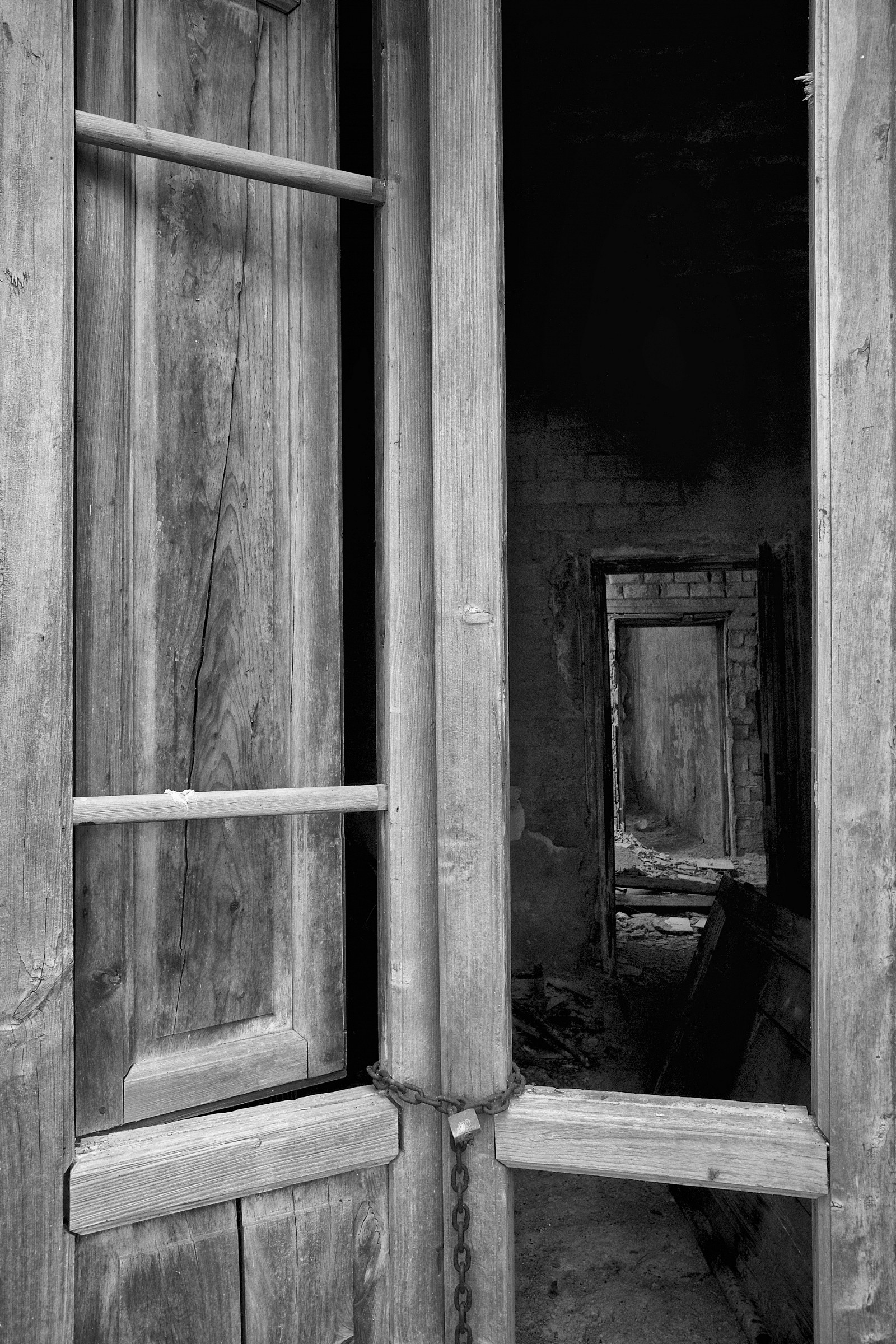 dietro la porta chiusa...