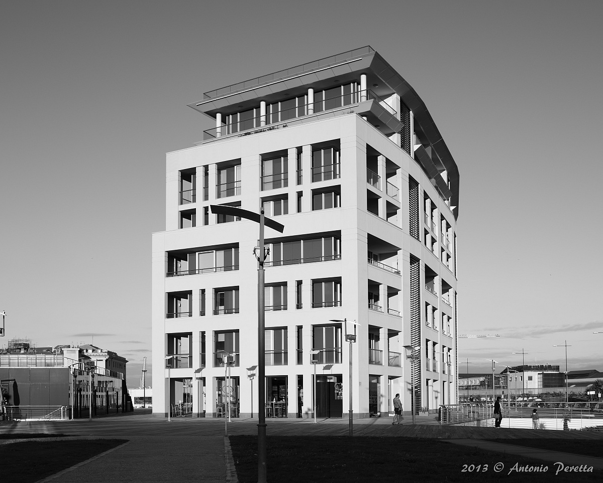 Complex "Crescent" at sunset - Savona - B & W